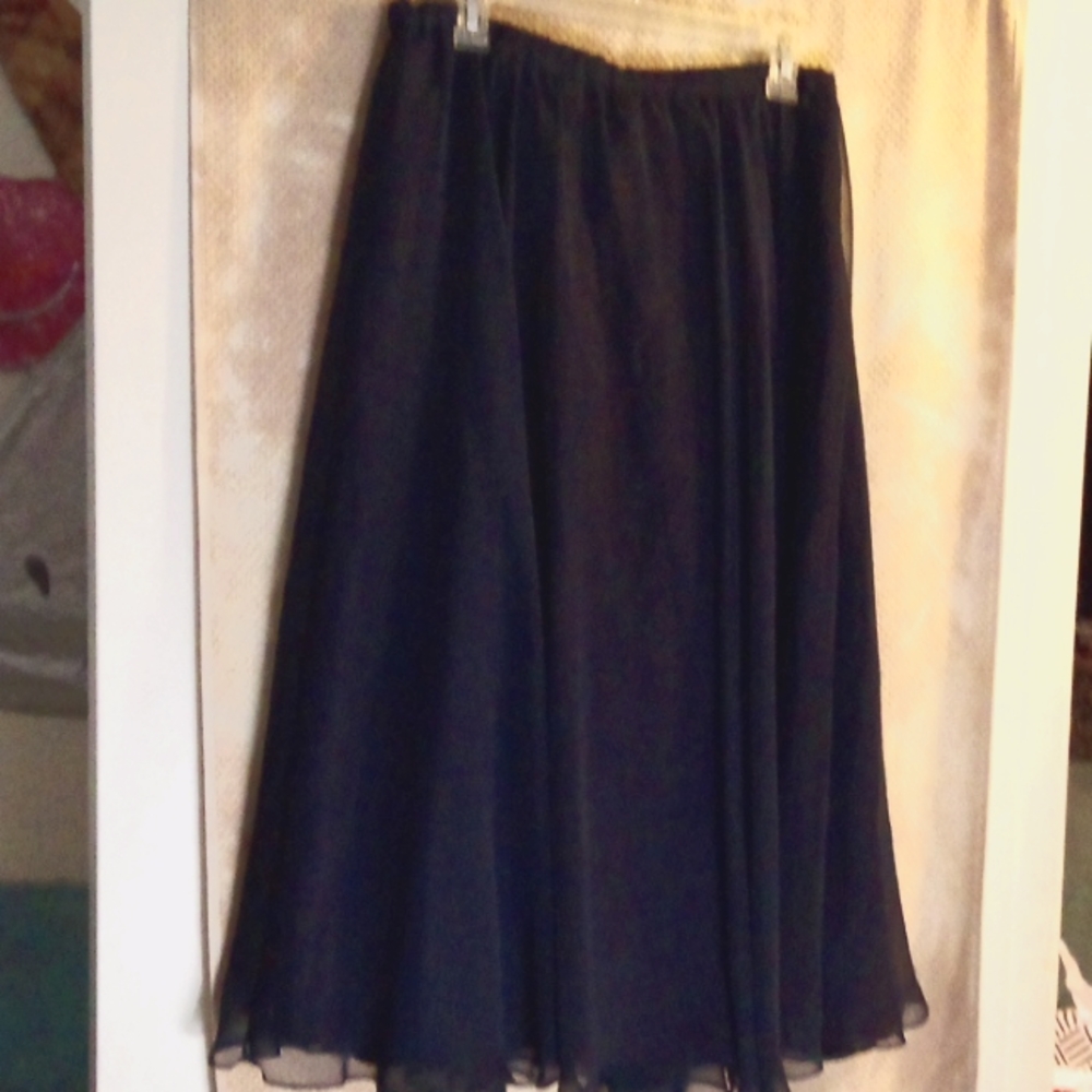 Ladies Fancy Skirt Preowned